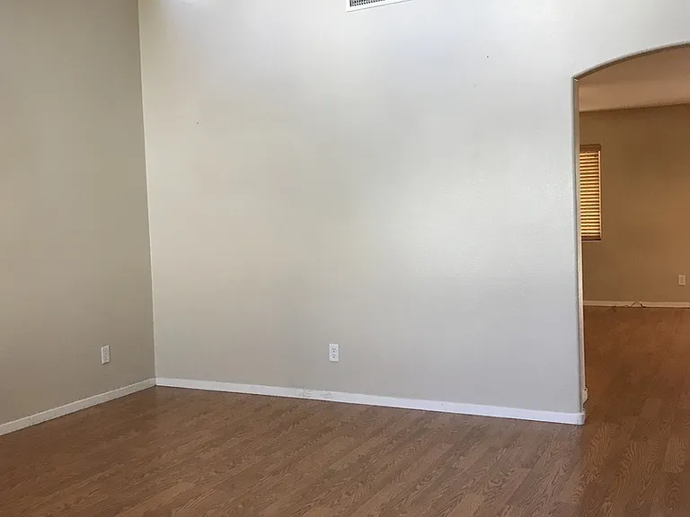 8725 Radiant Ruby Ave — Photo 3