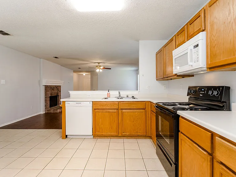 4606 Green Meadow Dr — Photo 13