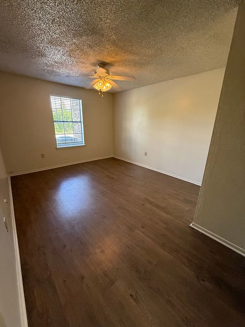 DM 2059 Mariner Dr — Photo 2
