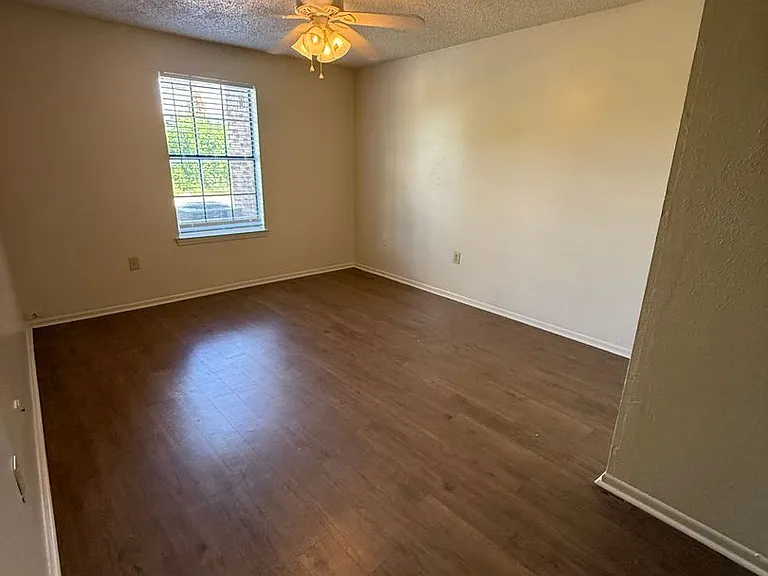 2059 Mariner Dr — Photo 2