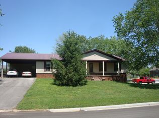 412 Paradise St, Lawrenceburg, TN 38464