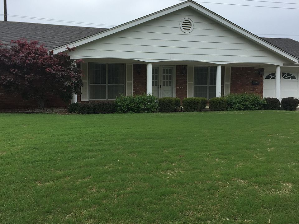2nd image of 5320 S Hudson Pl