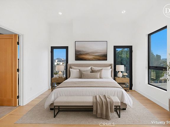 5th image of 10158 Regent St
