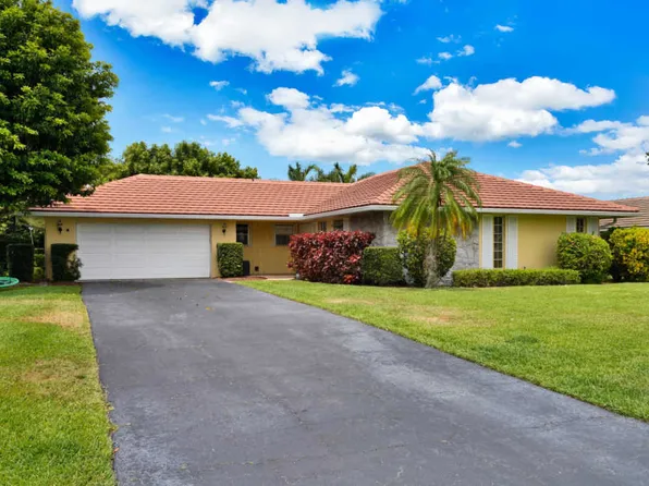 216 Gleneagles Dr, Atlantis, FL 33462