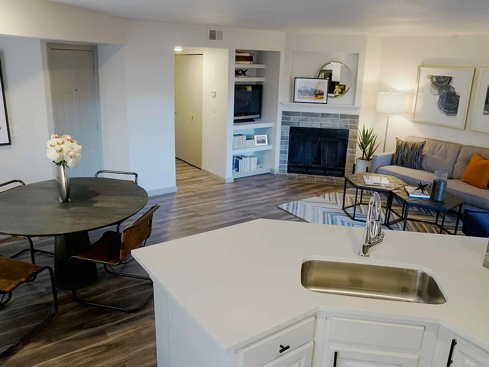 Seamlessly Connected Living & Dining