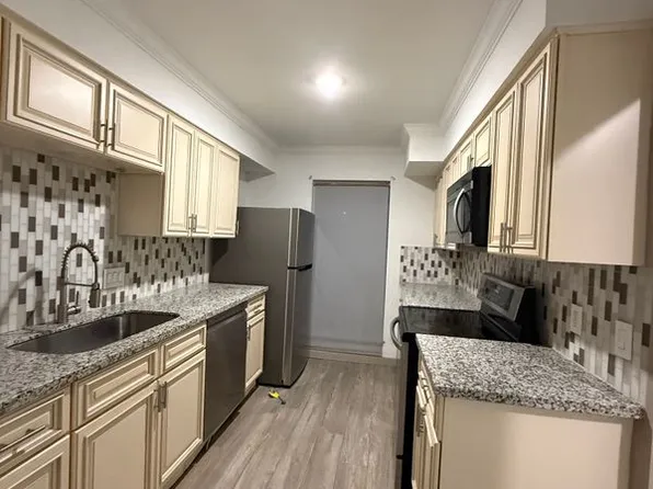 7952 Leonora St, Houston, TX 77061