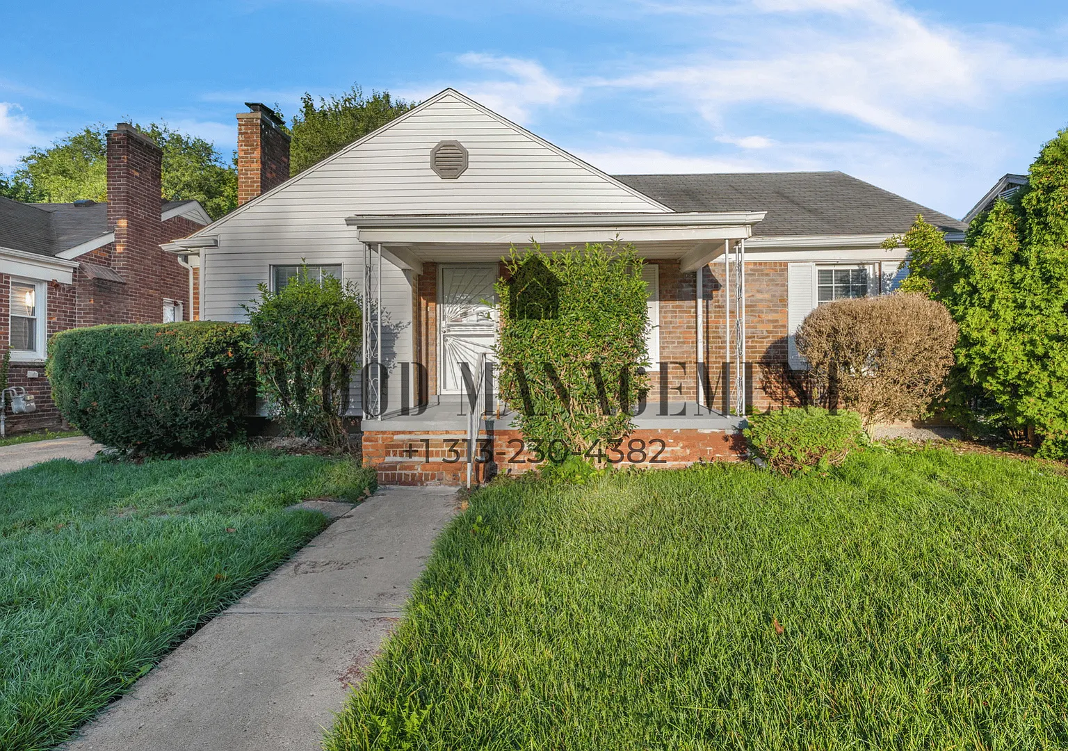 This beautifully updated 3-bedroom, 1-bath single-family home is ready for move-in! — Photo 1