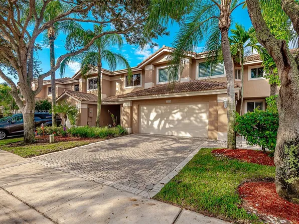 1076 SW 158th Way #1076, Hollywood, FL 33027