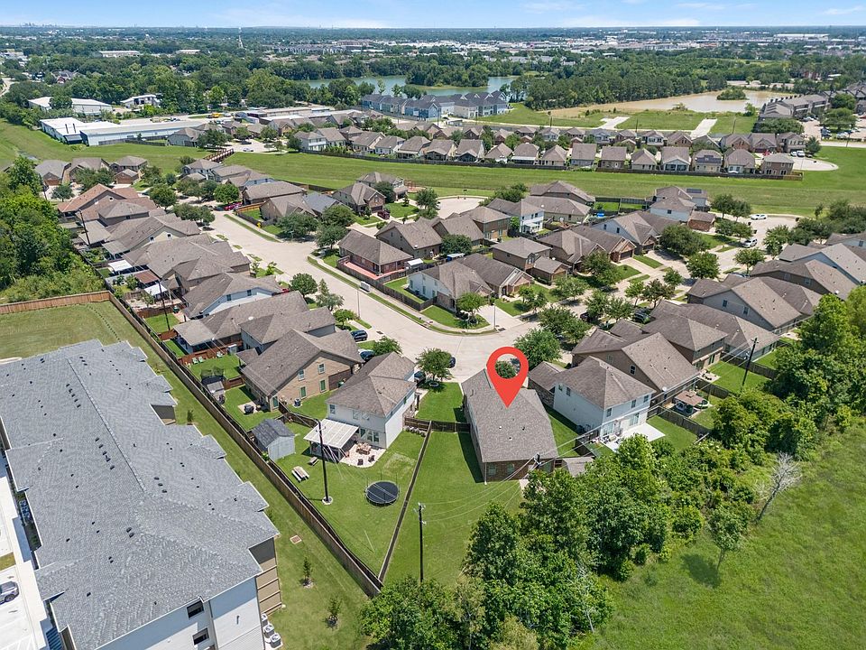 1st image of 9402 Savannah Holly Dr
