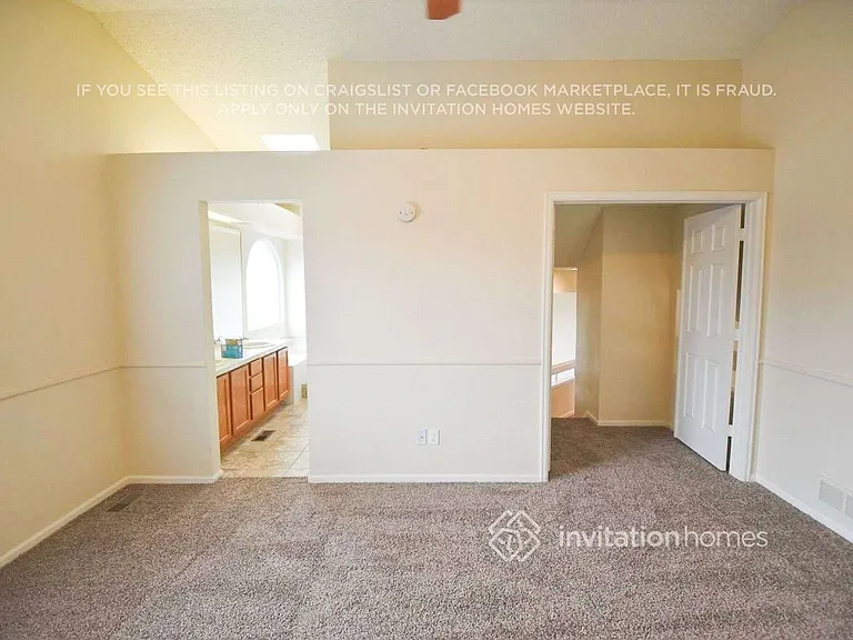 1572 Beacon Hill Dr — Photo 11