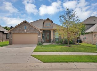 8716 Timber Ridge Dr, Aubrey, TX 76227