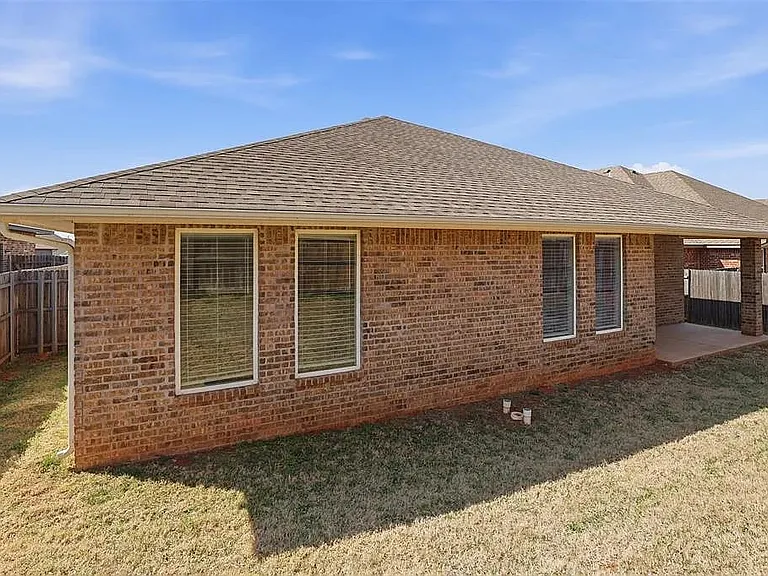 17820 Morning Sky Ct — Photo 33