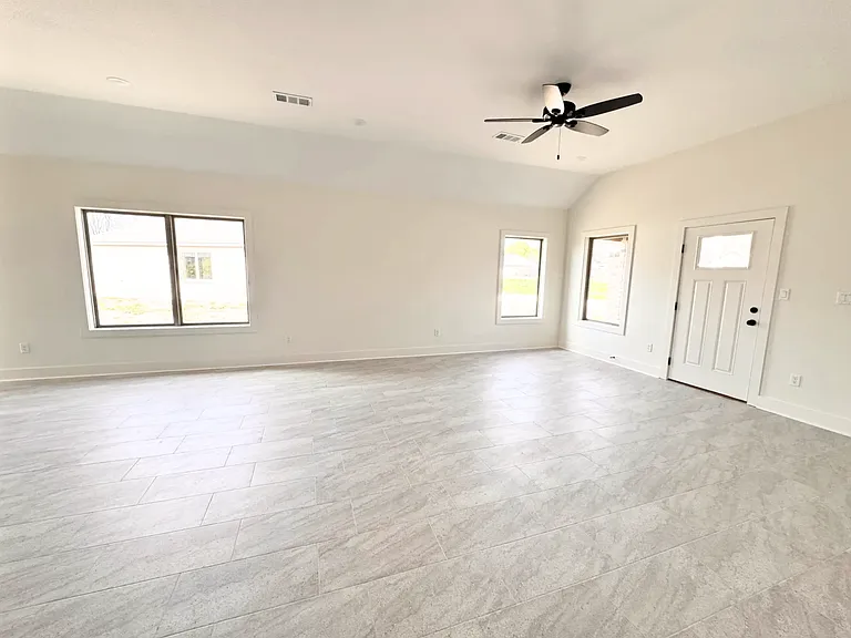 4609 Yukon Dr — Photo 3