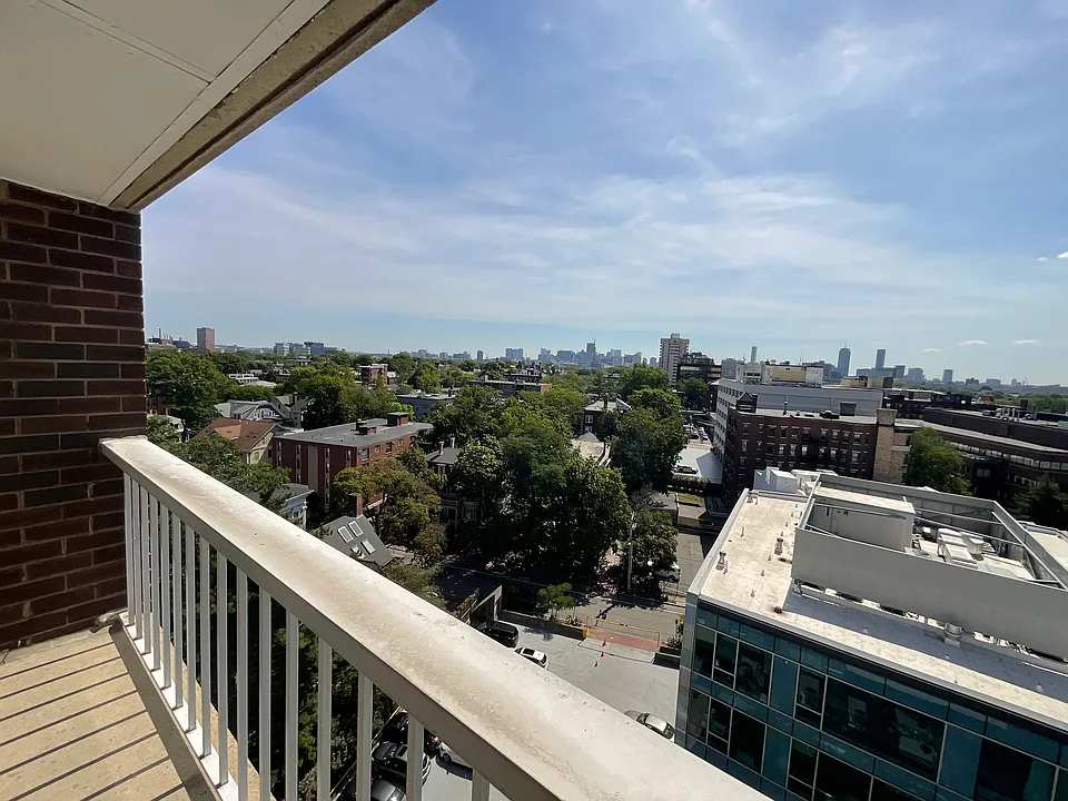 1105 Massachusetts Ave #9