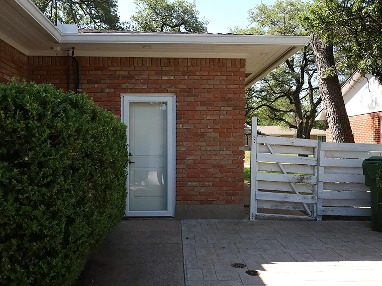 4220 Grim Ave — Photo 20