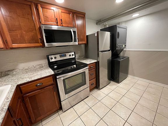 4th image of 1300 N Lafayette St #1306