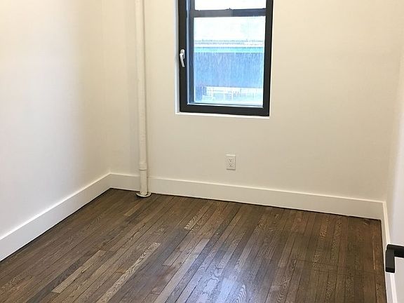 3rd image of 3139 Broadway #4