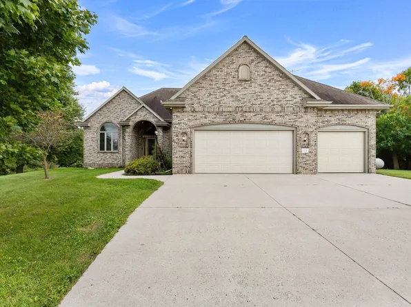 7901 Middle Rd, Manitowoc, WI 54220