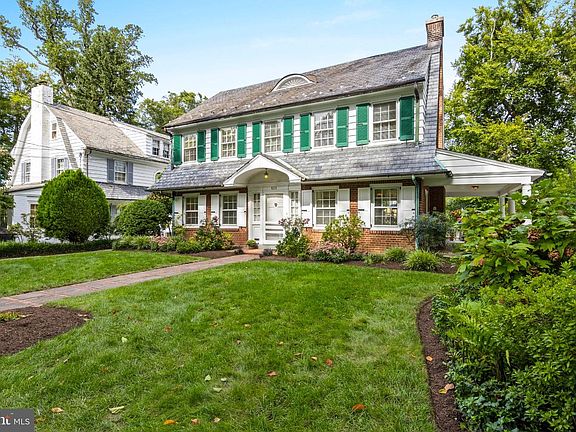 2nd image of 609 Park Ln