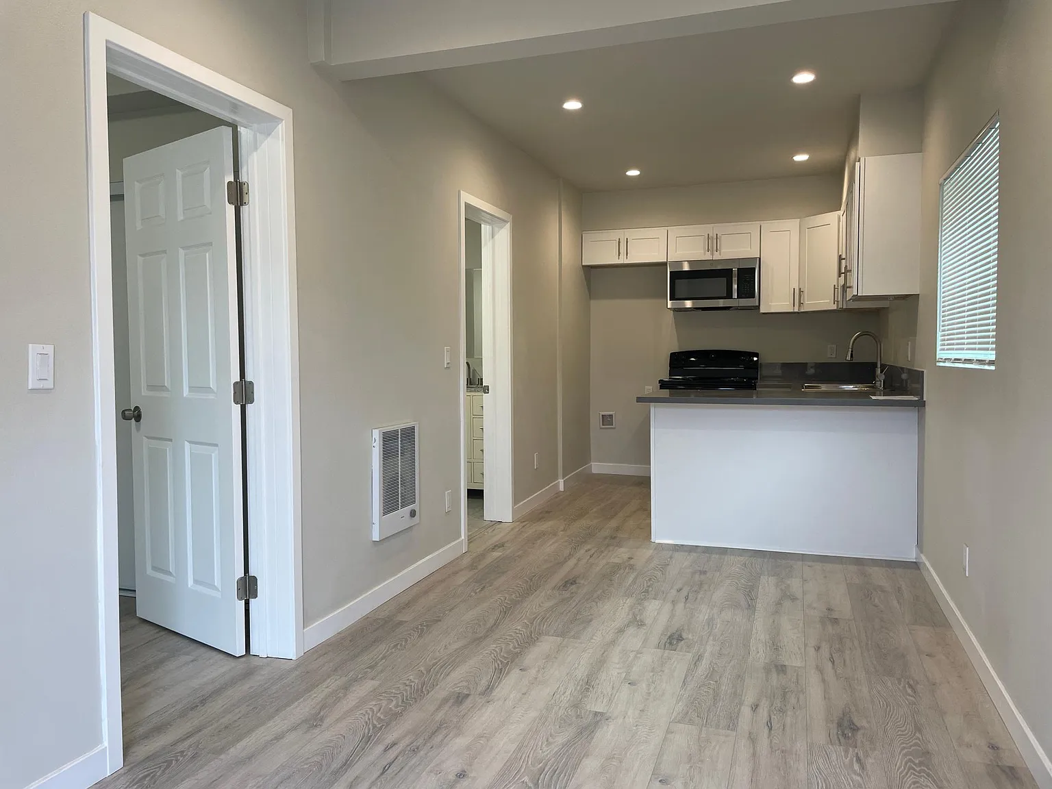 1 bed, 430 sqft, $2,195 — Photo 4