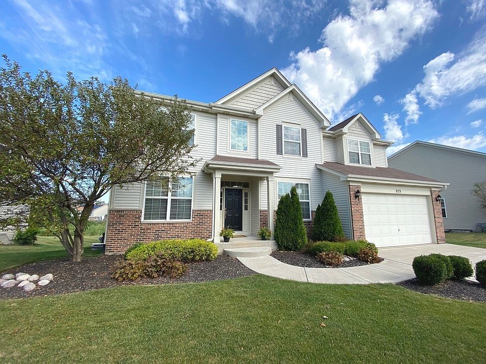 1st image of 819 N Edgewater Ln