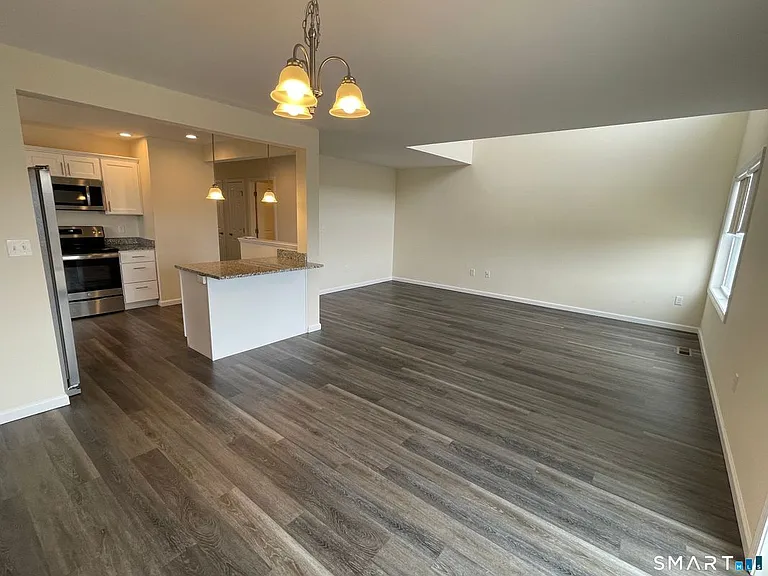 28 Woodside Dr — Photo 5