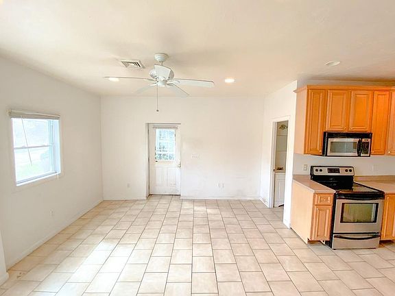 4th image of 23 Lucia Ave #B