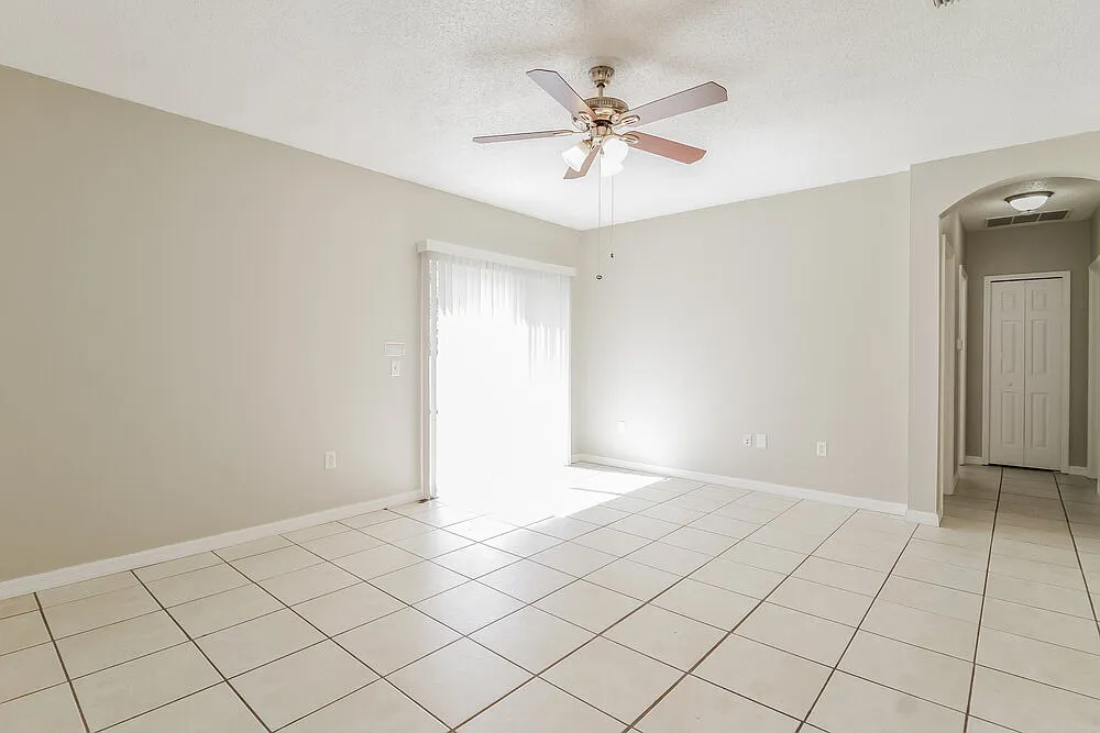 3 bed, 2.0 bath, 1314 sqft, $1,770 — Photo 3