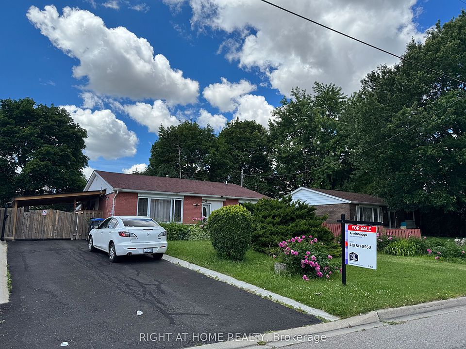 1st image of 4 Leslie St
