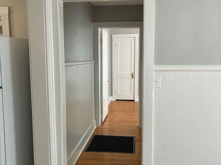 504 Henry St — Photo 26