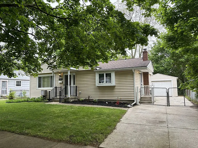 524 Lane St — Photo 1