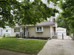 524 Lane St, Chelsea, MI 48118