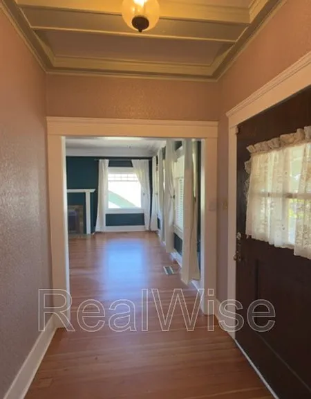 837 SE Blakeley Ave — Photo 17