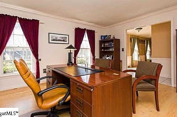 3rd image of 105 Stone Hill Ct