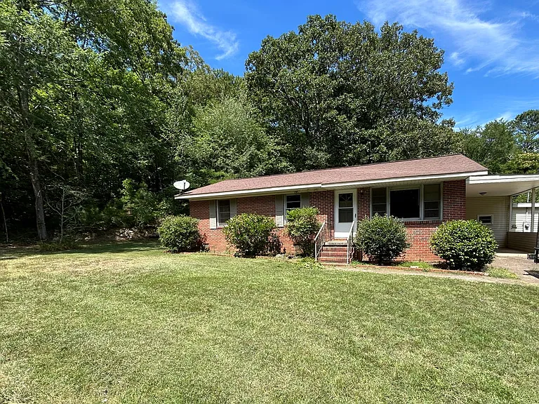 14 Dogwood Ave — Photo 1