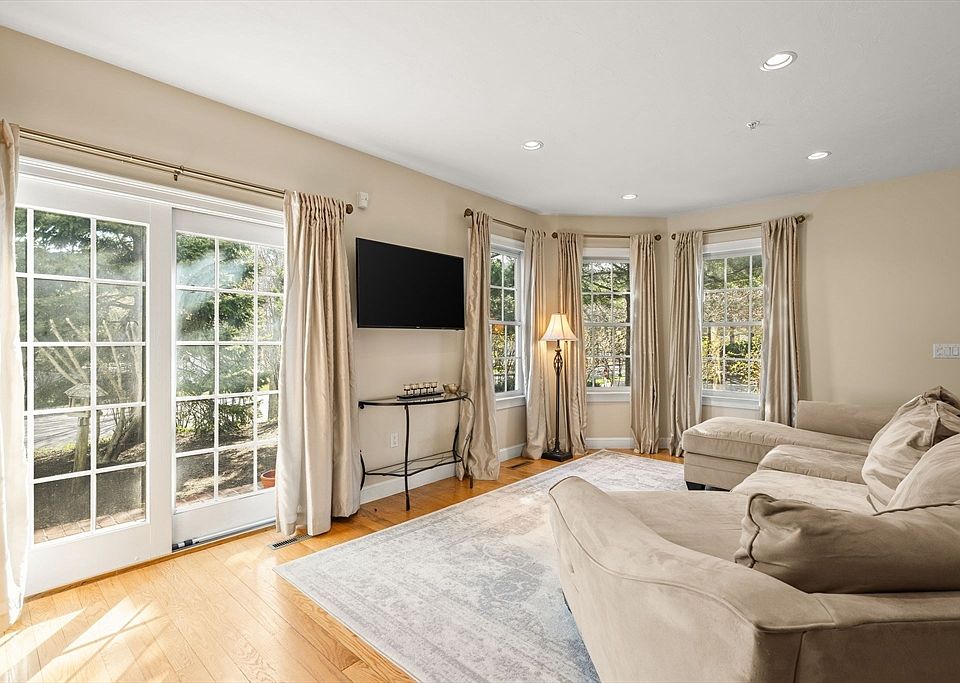 1st image of 52 Tilden Commons Dr #52