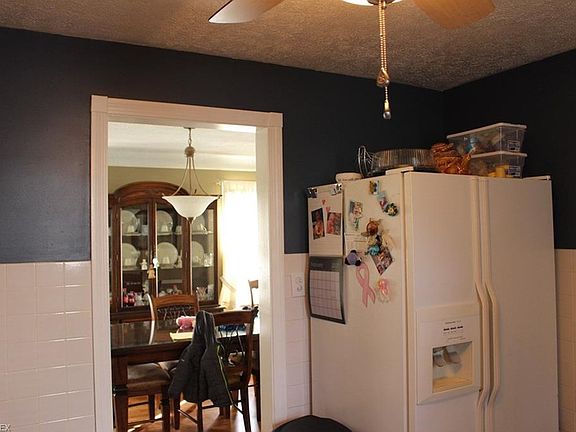 5th image of 12821 Thraves Ave