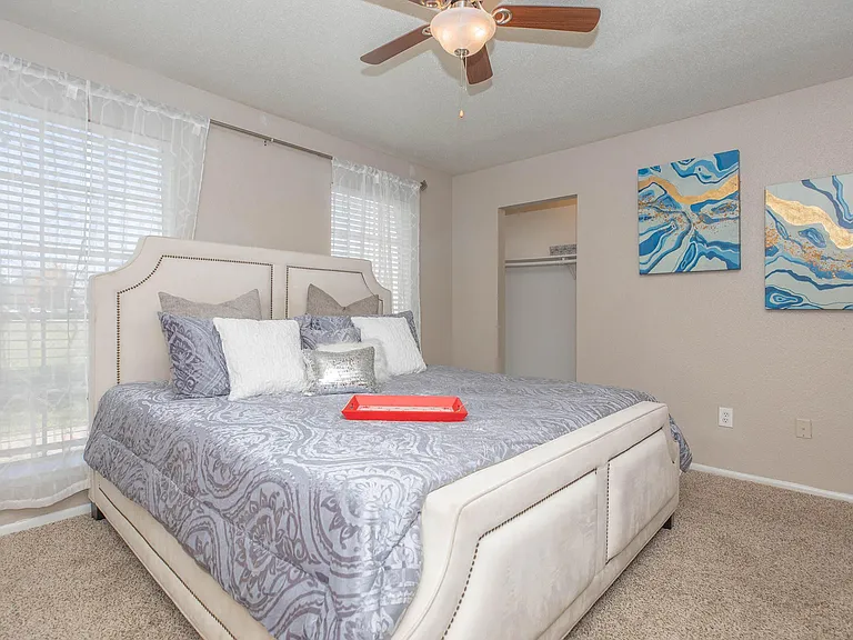 Waterford Grove Apartments — Photo 38