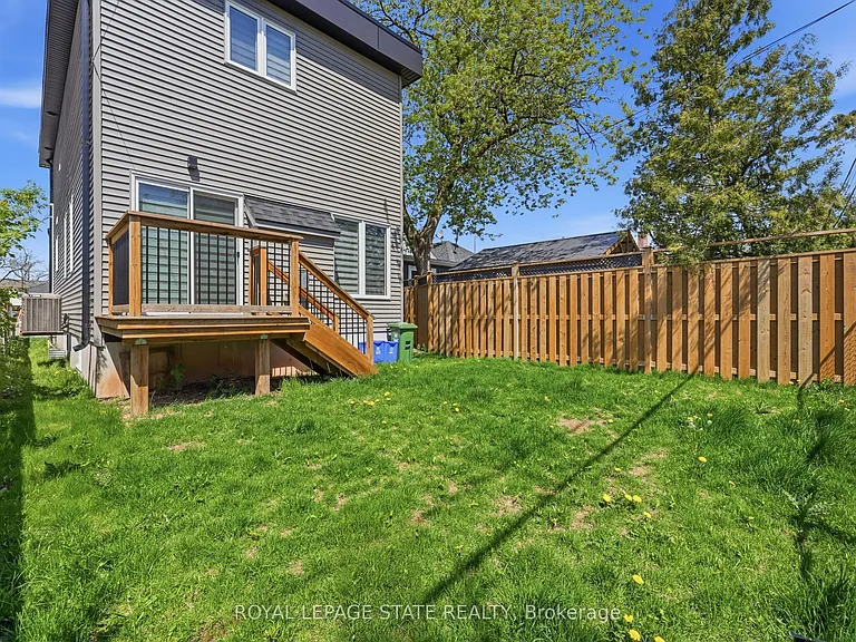 37 Delena Ave S — Photo 32