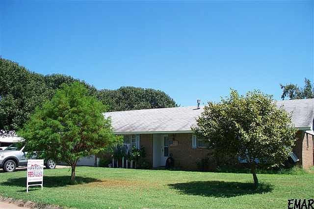 2nd image of 901 Freeland Dr