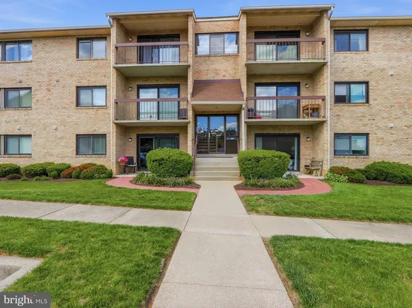 3 Summit Hill Ct APT C3, Catonsville, MD 21228