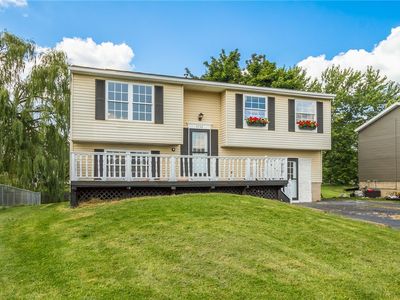 5732 Beanpole Cir, Farmington, NY, 14425