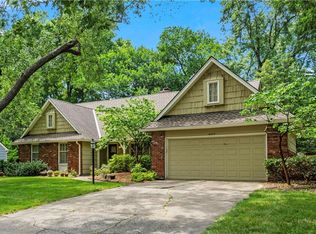 10516 England St, Overland Park, KS 66212