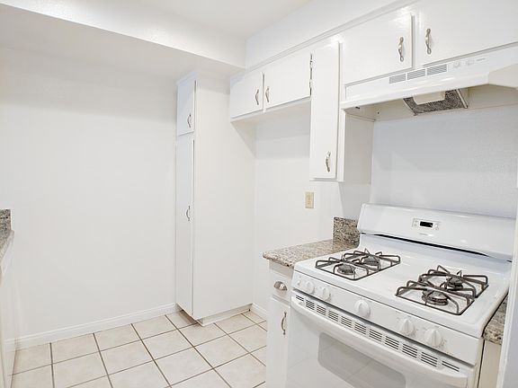 5th image of 350 S Oakland Ave Unit 204