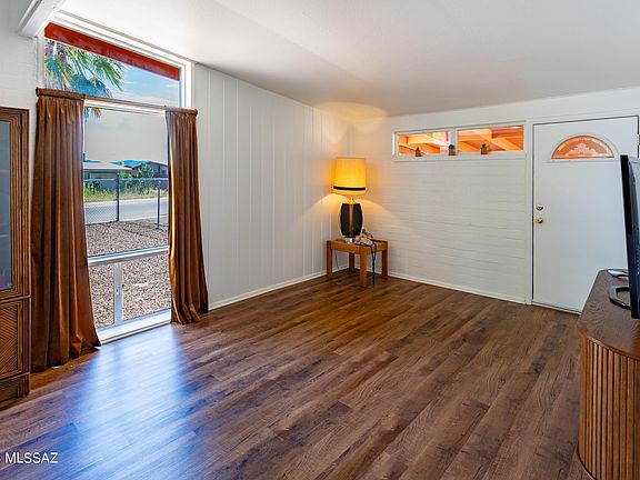 3rd image of 232 S Avenue B