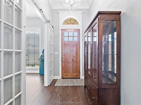 4th image of 4403 Odell Ln