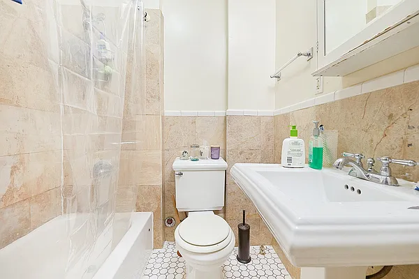 Rented by Compass | media 16