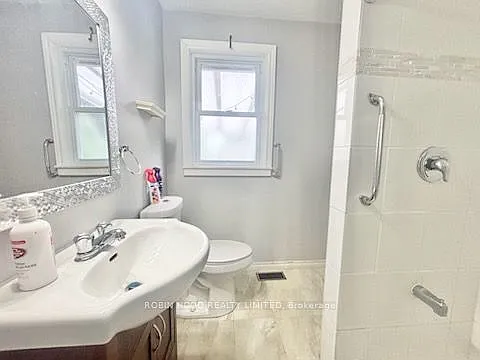 3 bed, $2,400 — Photo 3