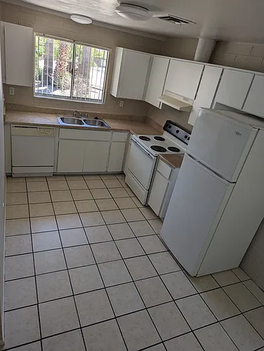 Villa Del Rey Apartment Homes Photo 1