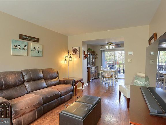 4th image of 315 Woodland View Ct